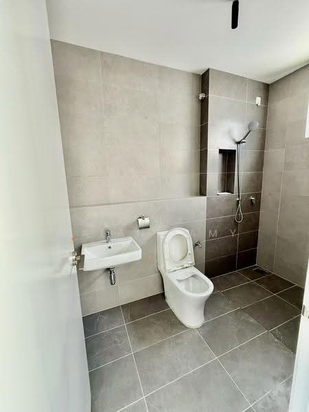 Rumah Teres 2-Tingkat untuk Dijual di Bandar Rimbayu (Telok Panglima Garang) - Mala Palanisamy - Bathroom - PropertyGuru.com.my