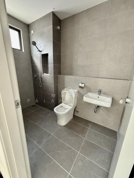 Rumah Teres 2-Tingkat untuk Dijual di Bandar Rimbayu (Telok Panglima Garang) - Mala Palanisamy - Bathroom - PropertyGuru.com.my