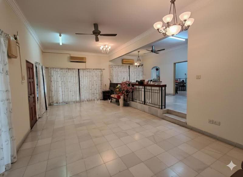 Rumah Teres 2-Tingkat untuk Dijual di Bukit Jelutong (Shah Alam) - Amy Lim - Living Room - PropertyGuru.com.my