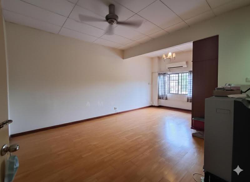 Rumah Teres 2-Tingkat untuk Dijual di Bukit Jelutong (Shah Alam) - Amy Lim - Living Room - PropertyGuru.com.my
