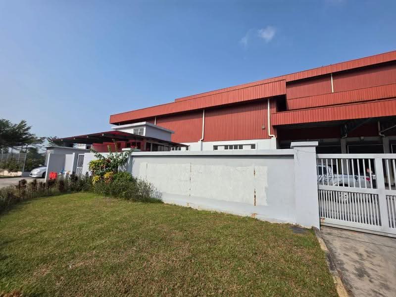 Detached Factory for Rent in Taman Pasir Putih (Pasir Gudang) - Jun Xiong Tan - Exterior - PropertyGuru.com.my