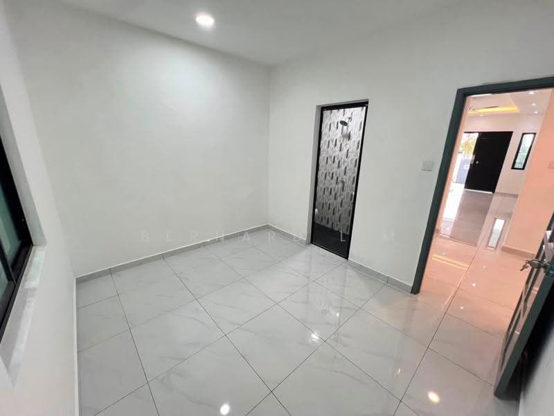 1-storey Terraced House for Sale in Taman Johor Jaya (Johor Bahru) - Bernard Lim - Interior - PropertyGuru.com.my