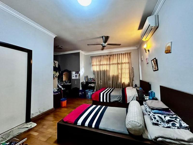 Bungalow House for Sale in Bandar Kinrara Seksyen 6 (Bandar Kinrara) - Jovin Cheor - Bedroom - PropertyGuru.com.my