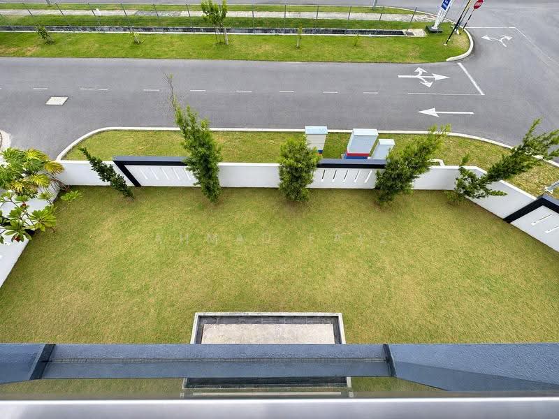 3-storey Terraced House for Sale in Sepang (Selangor) - Ahmad Faiz - Exterior - PropertyGuru.com.my