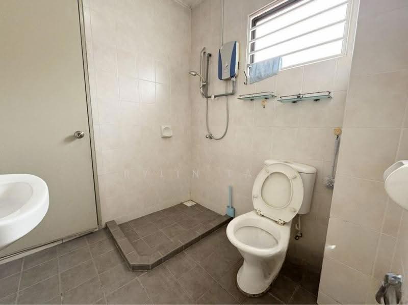 Terraced House for Sale in Bandar Puteri Klang (Klang) - Rylin Tan - Bathroom - PropertyGuru.com.my