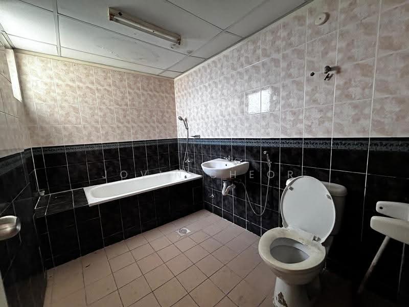 Condominium for Sale at Venice Hill - Jovin Cheor - Bathroom - PropertyGuru.com.my