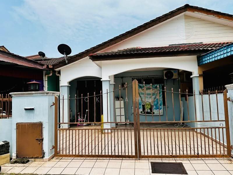 1-storey Terraced House for Sale in Bandar Rinching (Semenyih) - CK Law - Exterior - PropertyGuru.com.my