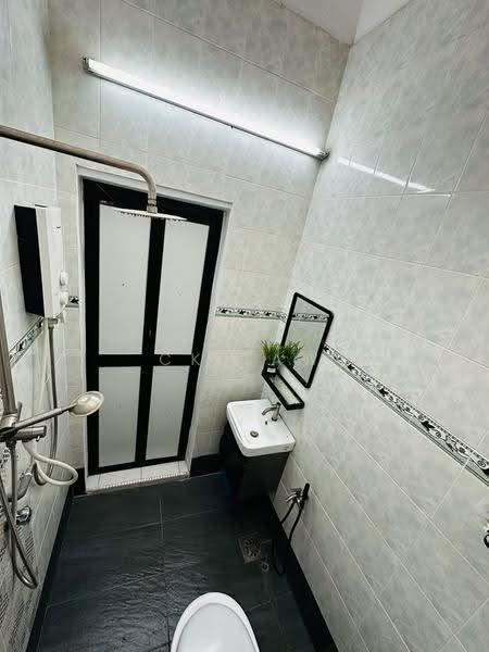 1-storey Terraced House for Sale in Bandar Rinching (Semenyih) - CK Law - Bathroom - PropertyGuru.com.my