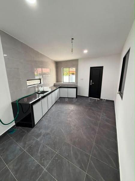 1-storey Terraced House for Sale in Taman Suria (Johor Bahru) - Bernard Lim - Kitchen - PropertyGuru.com.my