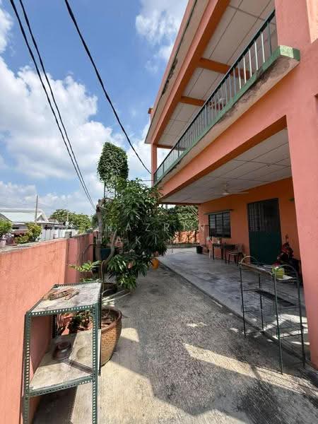 Bungalow House for Sale in Seksyen 4 (Petaling Jaya) - Nazrin Hakimin - Exterior - PropertyGuru.com.my