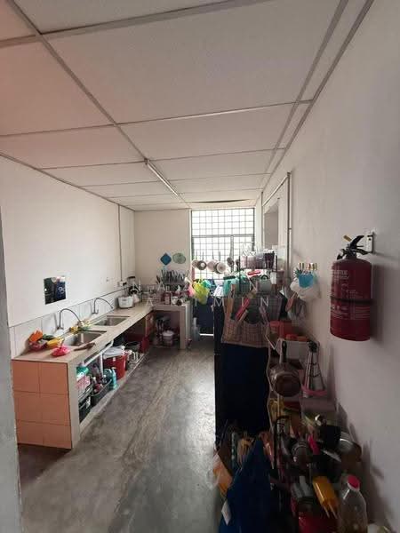 Bungalow House for Sale in Seksyen 4 (Petaling Jaya) - Nazrin Hakimin - Kitchen - PropertyGuru.com.my