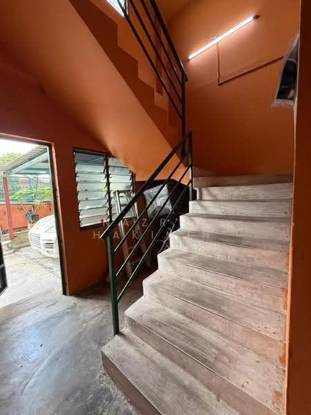 Bungalow House for Sale in Seksyen 4 (Petaling Jaya) - Nazrin Hakimin - Entrance - PropertyGuru.com.my