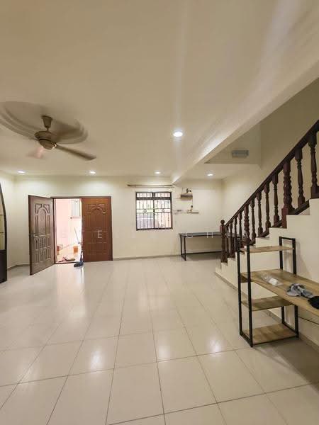 Rumah Teres 2-Tingkat untuk Disewa di Bandar Baru Permas Jaya (Permas Jaya) - Stella Chia - Living Room - PropertyGuru.com.my