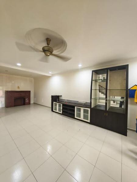 Rumah Teres 2-Tingkat untuk Disewa di Bandar Baru Permas Jaya (Permas Jaya) - Stella Chia - Living Room - PropertyGuru.com.my