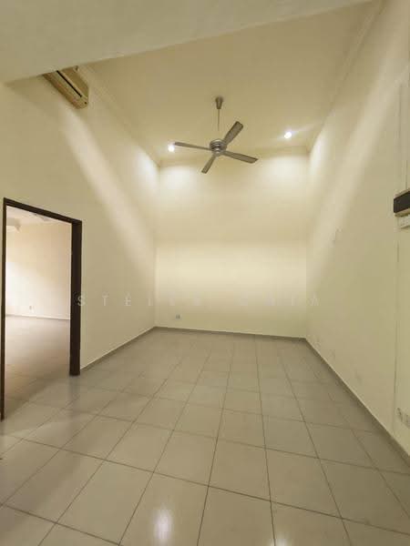 Rumah Teres 2-Tingkat untuk Disewa di Bandar Baru Permas Jaya (Permas Jaya) - Stella Chia - Living Room - PropertyGuru.com.my