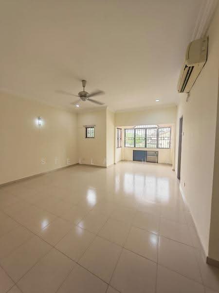 Rumah Teres 2-Tingkat untuk Disewa di Bandar Baru Permas Jaya (Permas Jaya) - Stella Chia - Living Room - PropertyGuru.com.my