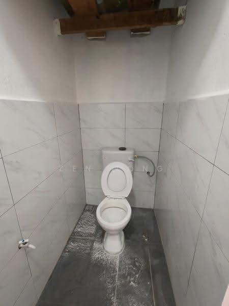 2-storey Terraced House for Sale in Taman Orkid (Batu Pahat) - Zen Wong - Bathroom - PropertyGuru.com.my
