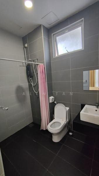 Service Residence for Rent at THE SENAI GARDEN (PANGSAPURI IMPIAN SENAI) - Alen Tan - Bathroom - PropertyGuru.com.my
