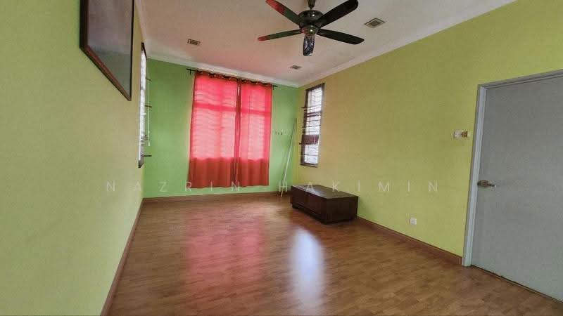 Rumah Teres 2-Tingkat untuk Dijual di Denai Alam (Shah Alam) - Nazrin Hakimin - Living Room - PropertyGuru.com.my