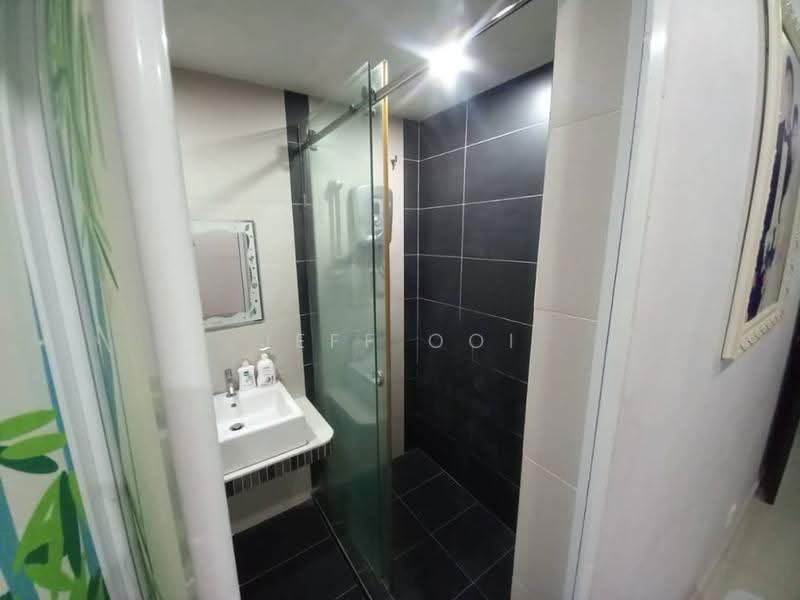 Condominium for Rent at Desa Golf Condominium - Jeff Ooi - Bathroom - PropertyGuru.com.my