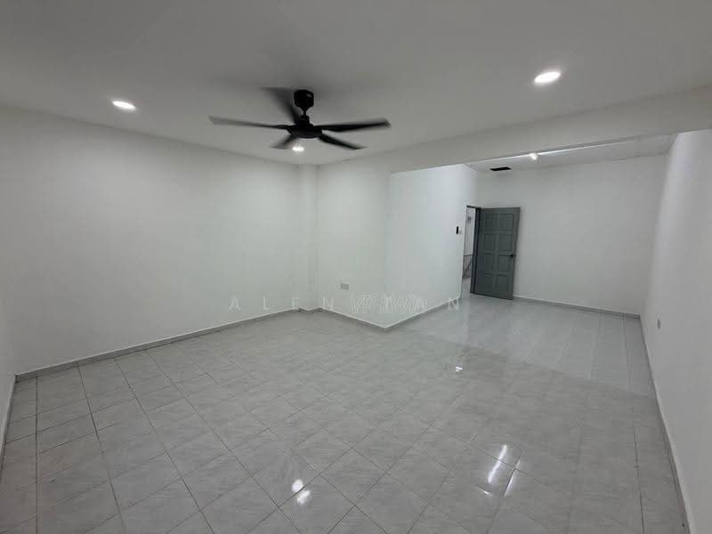 Rumah Teres 2-Tingkat untuk Dijual di Taman Sri Muhibbah (Kulai) - Alen Tan - Living Room - PropertyGuru.com.my