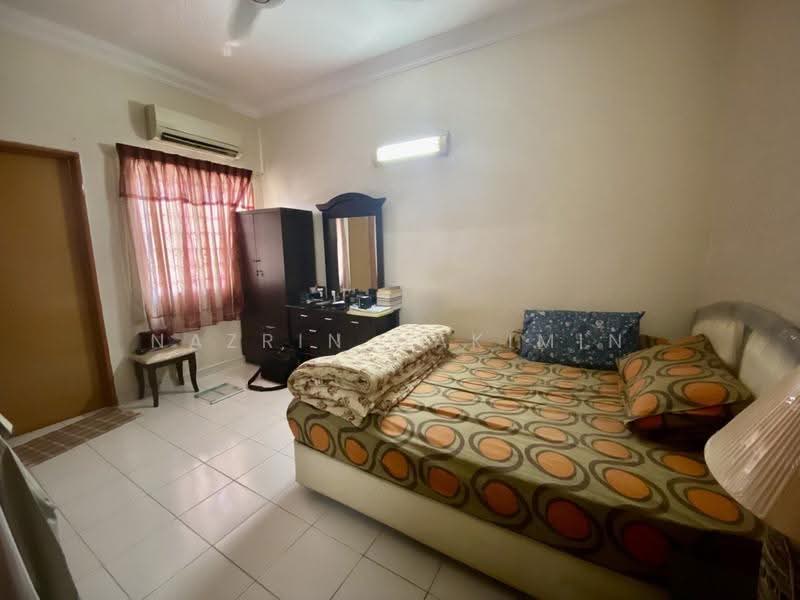 Rumah Teres 2-Tingkat untuk Dijual di Damansara Damai (Selangor) - Nazrin Hakimin - Bedroom - PropertyGuru.com.my