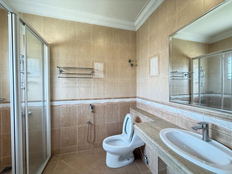 Rumah Banglo untuk Dijual di Country Heights (Kajang) - Gaby Ng - Bathroom - PropertyGuru.com.my