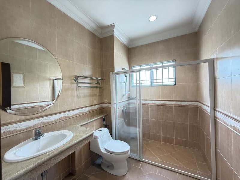 Rumah Banglo untuk Dijual di Country Heights (Kajang) - Gaby Ng - Bathroom - PropertyGuru.com.my