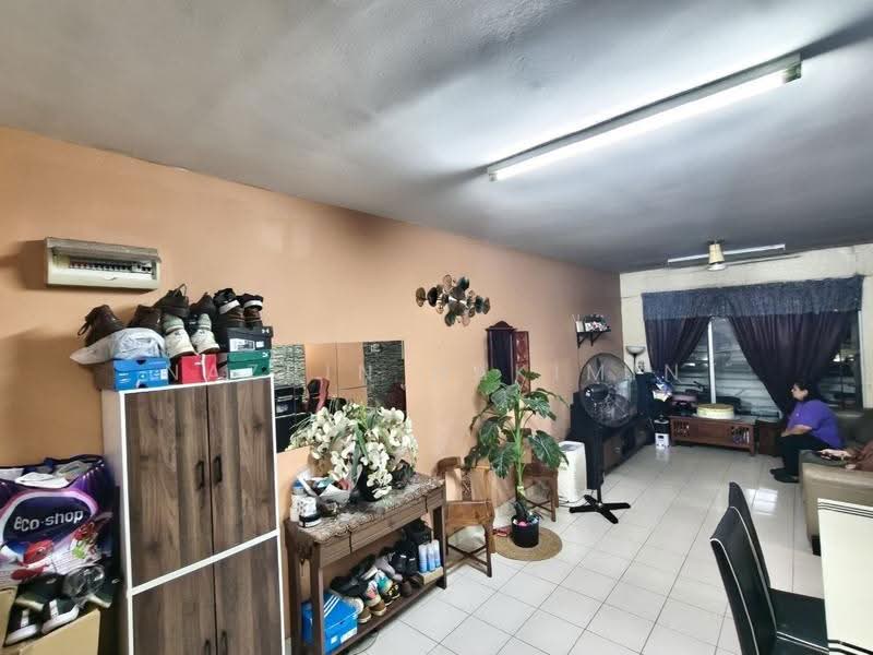 Pangsapuri untuk Dijual di Alam Prima - Nazrin Hakimin - Living Room - PropertyGuru.com.my