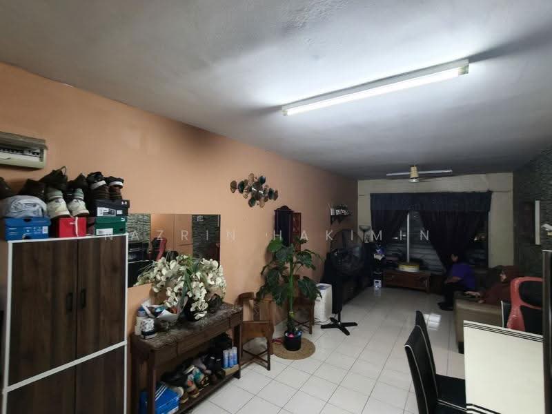 Pangsapuri untuk Dijual di Alam Prima - Nazrin Hakimin - Living Room - PropertyGuru.com.my