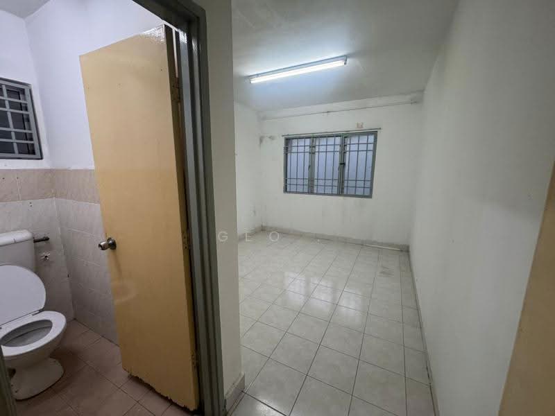 Flat for Sale at Flora Damansara Flat - Geo . - Bathroom - PropertyGuru.com.my