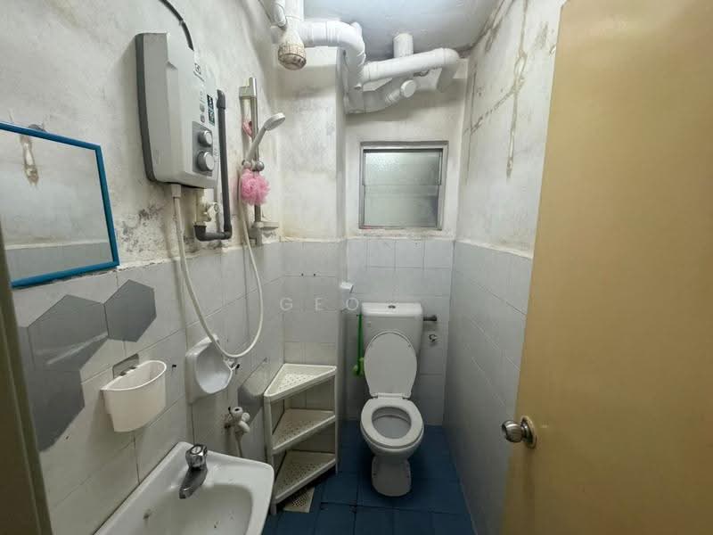 Flat for Sale at Flora Damansara Flat - Geo . - Bathroom - PropertyGuru.com.my