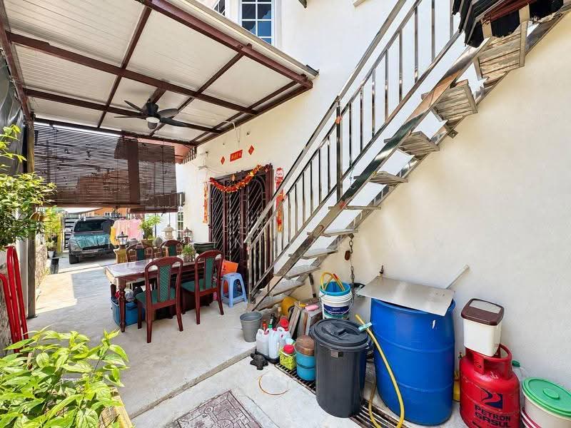 Rumah Teres untuk Dijual di Bandar Country Homes (Rawang) - Nazrin Hakimin - Exterior - PropertyGuru.com.my
