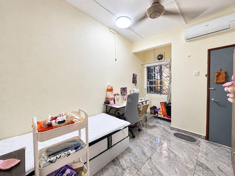 Rumah Teres untuk Dijual di Bandar Country Homes (Rawang) - Nazrin Hakimin - PropertyGuru.com.my