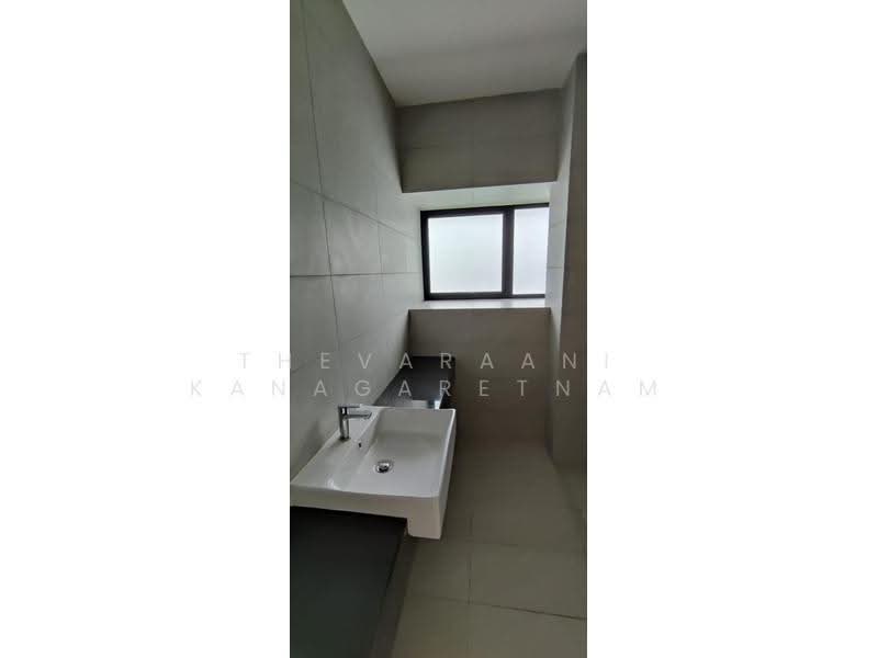 Cluster House for Rent in Kota Emerald (Rawang) - Thevaraani Kanagaretnam - Bathroom - PropertyGuru.com.my