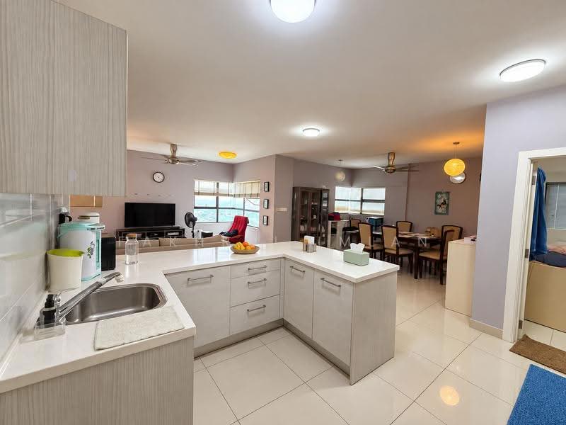 Condominium for Sale at Ujana Executive Apartment - Fakhrul Imlan - Kitchen - PropertyGuru.com.my