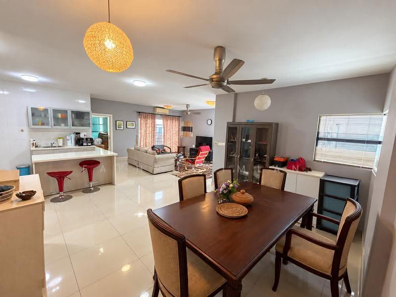 Condominium for Sale at Ujana Executive Apartment - Fakhrul Imlan - Kitchen - PropertyGuru.com.my
