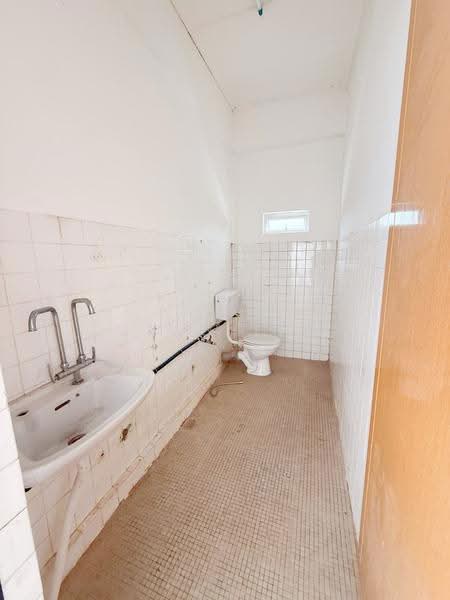 2-storey Terraced House for Sale in Kuching (Sarawak) - Jeno Tan - Bathroom - PropertyGuru.com.my