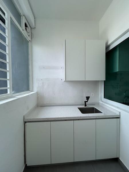 Kondominium untuk Disewa di The Holmes 1 - Desmond Low - Kitchen - PropertyGuru.com.my
