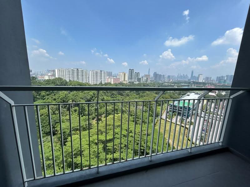 Kondominium untuk Disewa di The Holmes 1 - Desmond Low - Balcony - PropertyGuru.com.my