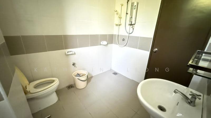 2-storey Terraced House for Sale in Kota Emerald (Rawang) - Katherine Leong - Bathroom - PropertyGuru.com.my