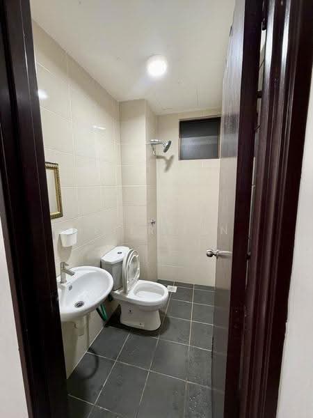 Kondominium untuk Disewa di Residensi Zamrud - Peter Tan - Bathroom - PropertyGuru.com.my