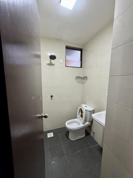 Kondominium untuk Disewa di Residensi Zamrud - Peter Tan - Bathroom - PropertyGuru.com.my