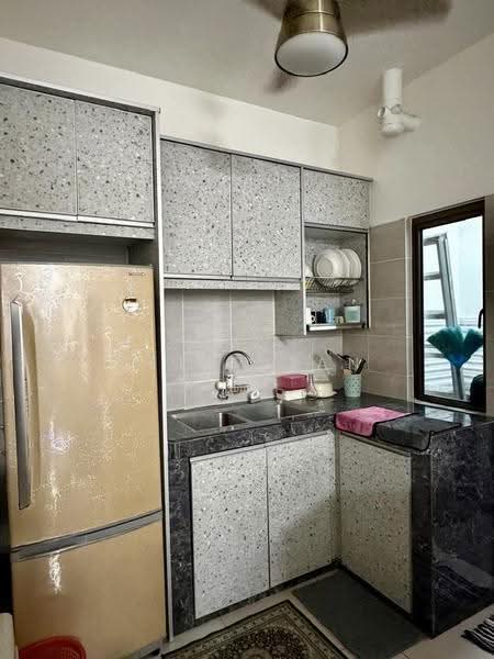 Kondominium untuk Disewa di Residensi Zamrud - Peter Tan - Kitchen - PropertyGuru.com.my