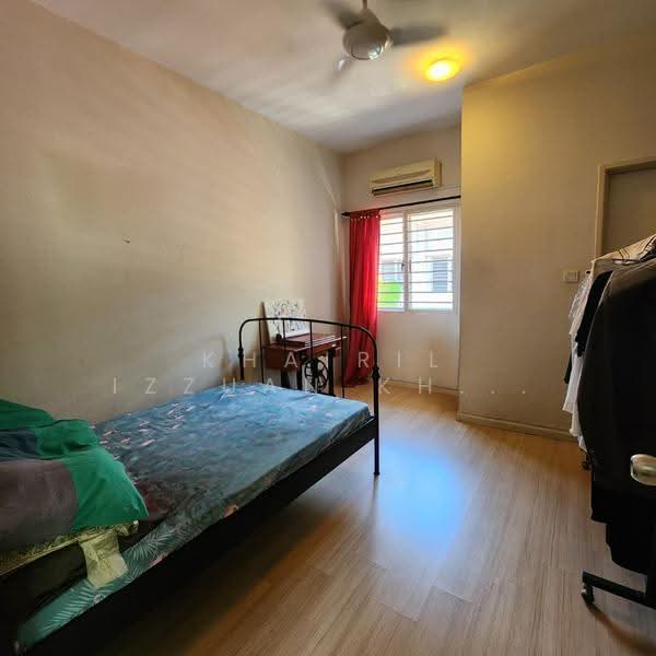 2.5-storey Terraced House for Sale in Sunway Alam Suria (Shah Alam) - Khairil Izzuan Khairuddin - Bedroom - PropertyGuru.com.my