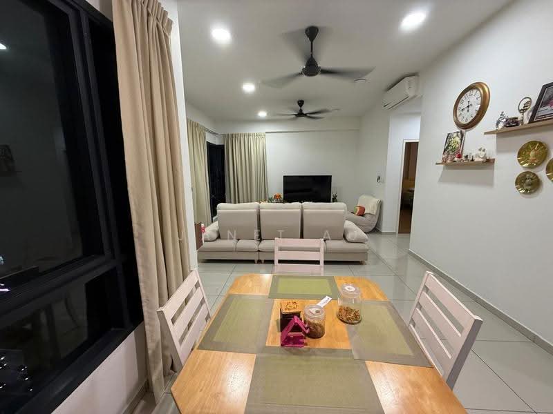 Kediaman Servis untuk Dijual di Zeta @ One South - Janet Au - Living Room - PropertyGuru.com.my