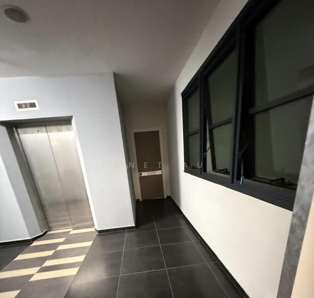 Kediaman Servis untuk Dijual di Zeta @ One South - Janet Au - Corridor - PropertyGuru.com.my