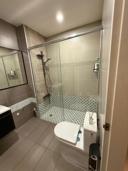 Kediaman Servis untuk Dijual di Zeta @ One South - Janet Au - Bathroom - PropertyGuru.com.my