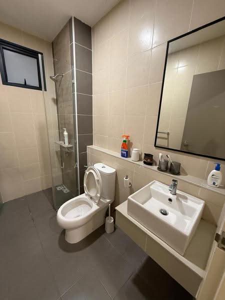 Kediaman Servis untuk Dijual di Zeta @ One South - Janet Au - Bathroom - PropertyGuru.com.my