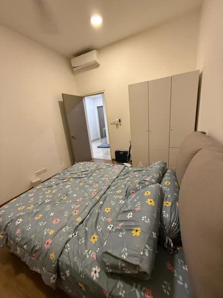 Kediaman Servis untuk Dijual di Zeta @ One South - Janet Au - Bedroom - PropertyGuru.com.my